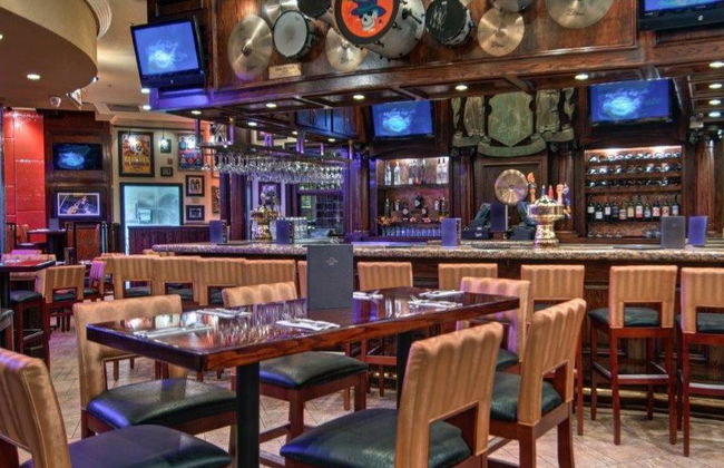 Hard Rock Cafe Niagara Falls - Photo 7